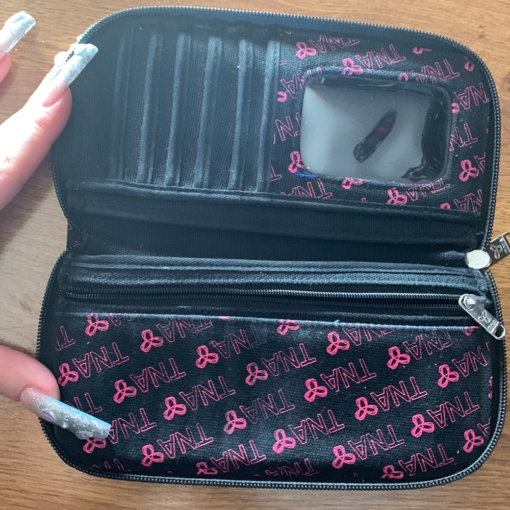 TNA Wallet - Picture 2 of 6